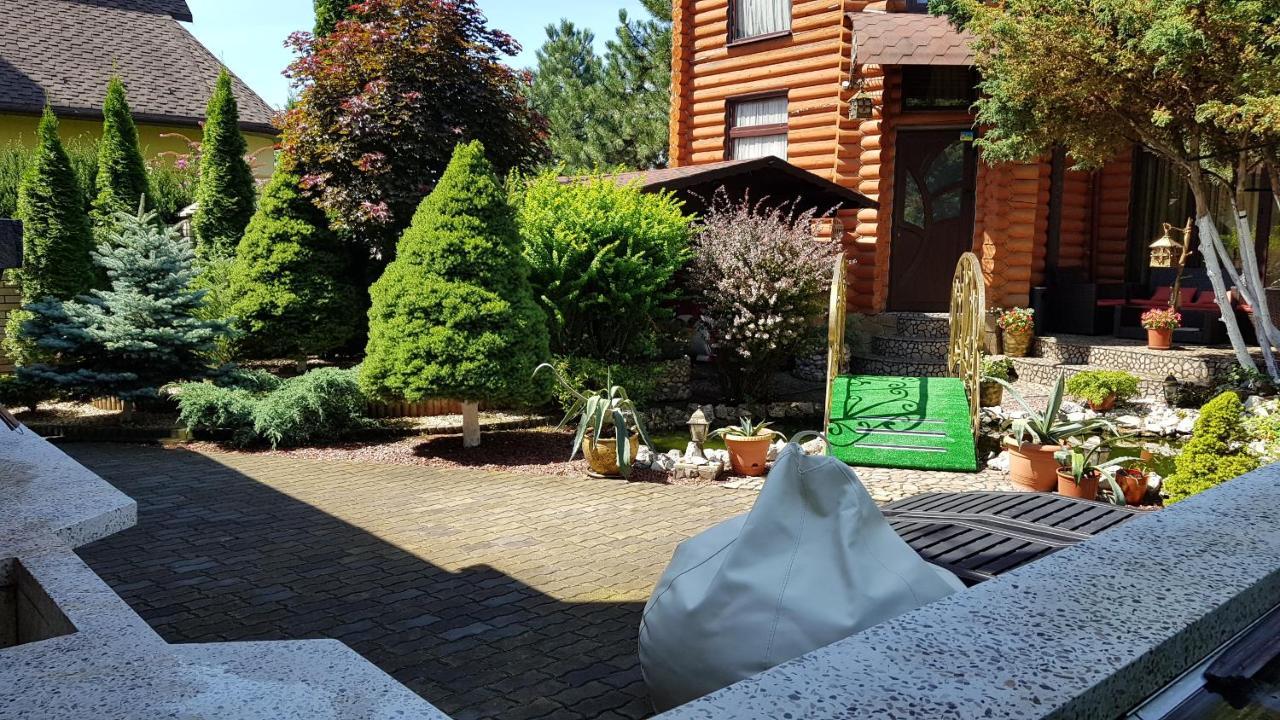 Luxury Villa With Pool And Sauna Chernivtsi Exterior foto