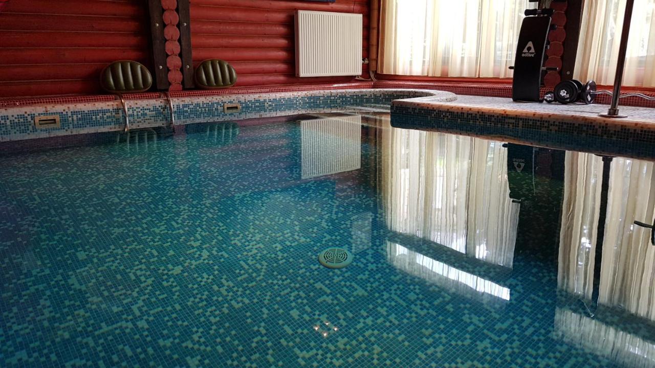 Luxury Villa With Pool And Sauna Chernivtsi Exterior foto