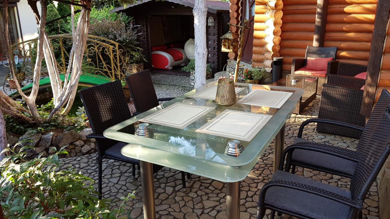 Luxury Villa With Pool And Sauna Chernivtsi Exterior foto