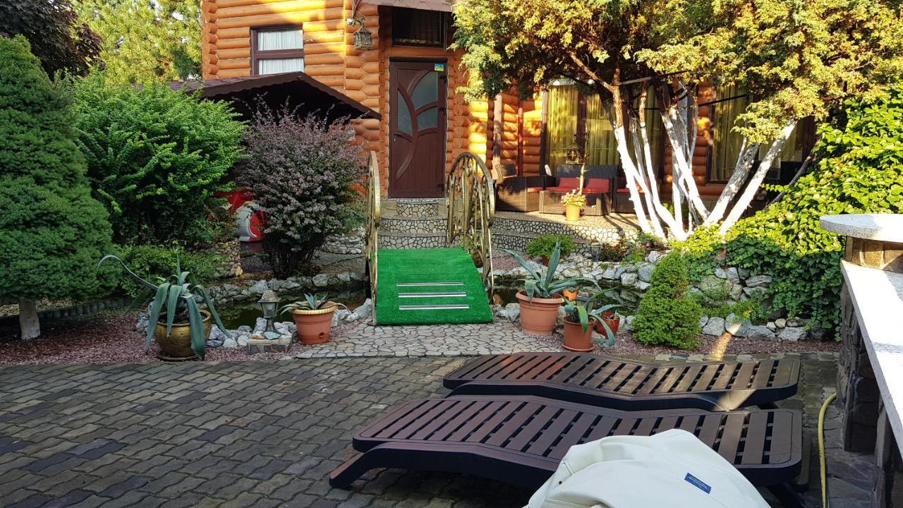 Luxury Villa With Pool And Sauna Chernivtsi Exterior foto