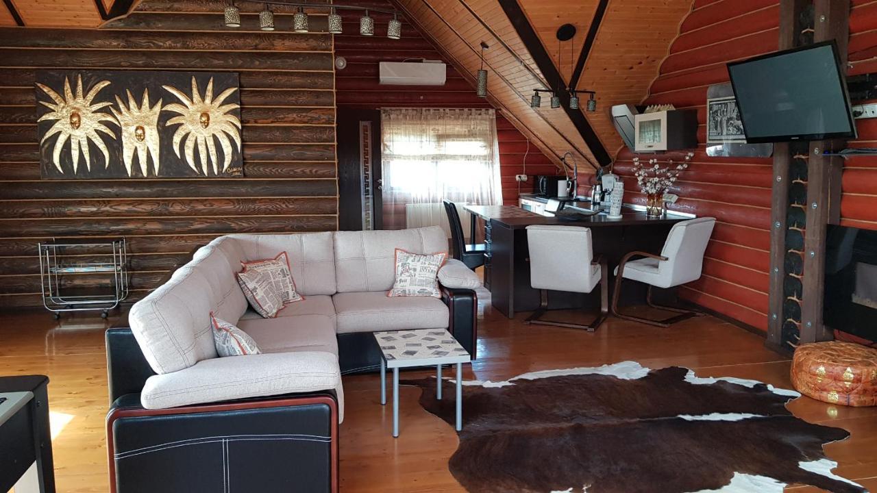 Luxury Villa With Pool And Sauna Chernivtsi Exterior foto