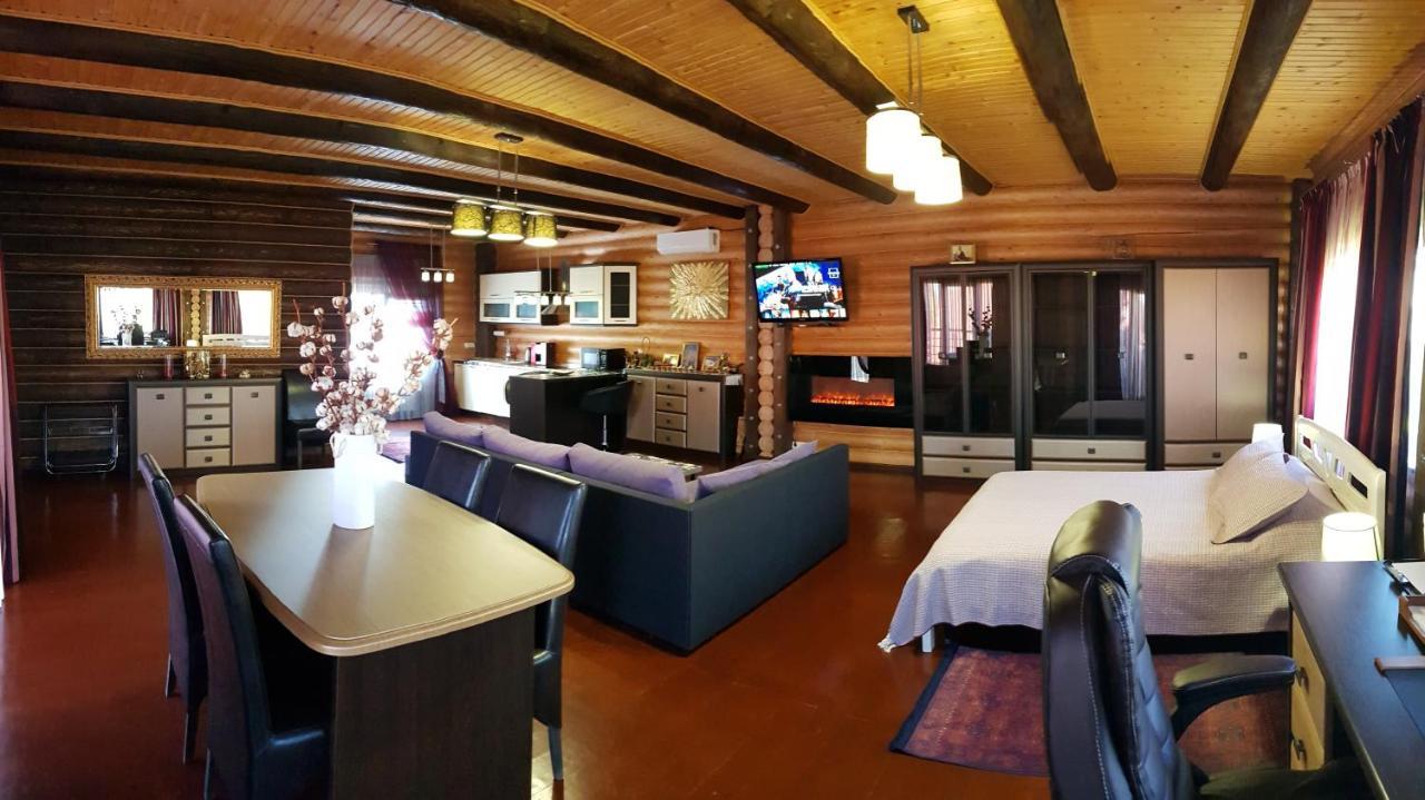 Luxury Villa With Pool And Sauna Chernivtsi Exterior foto