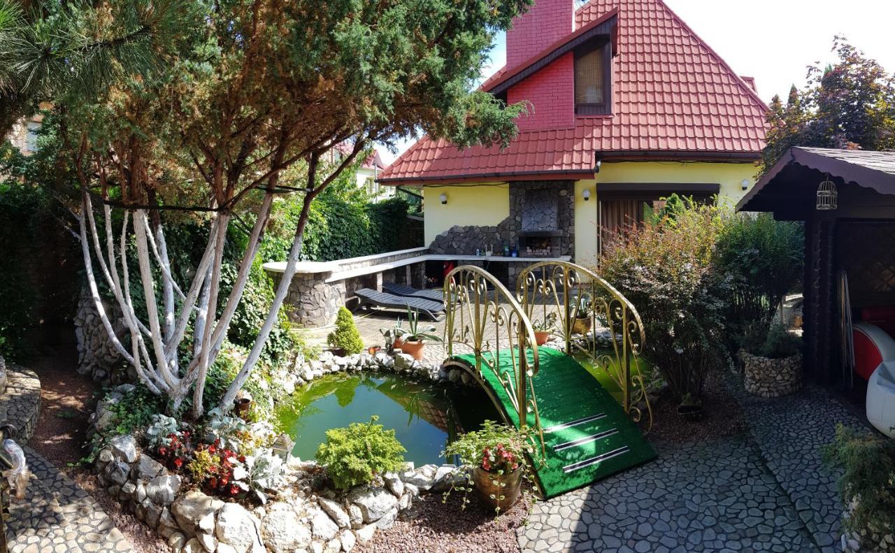 Luxury Villa With Pool And Sauna Chernivtsi Exterior foto